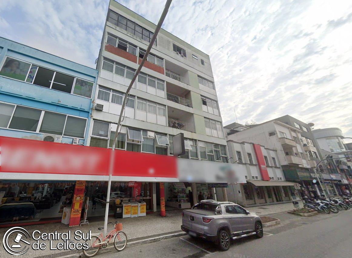Apartamento com 2 quartos no Centro I (foto 2 de 3)