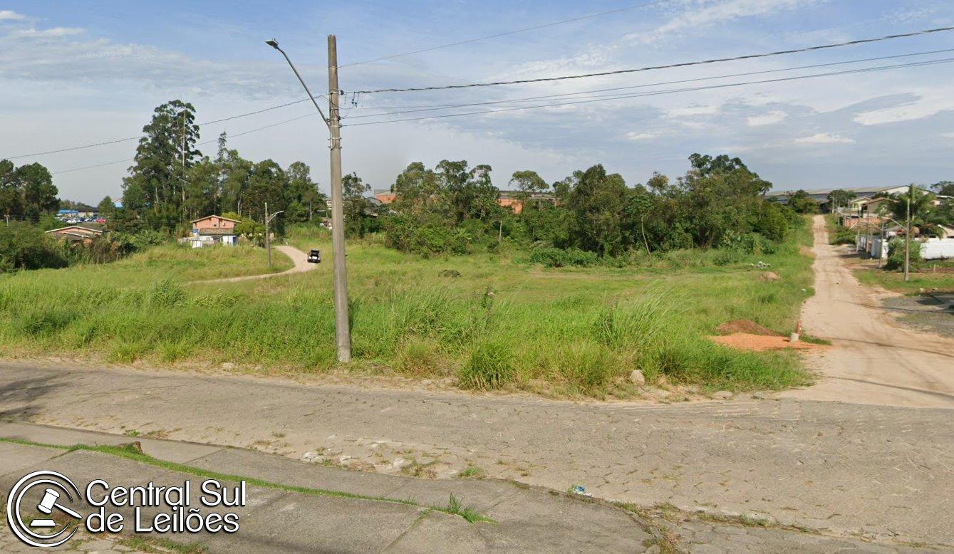 Terreno no Primeiro de Maio (foto 2 de 6)