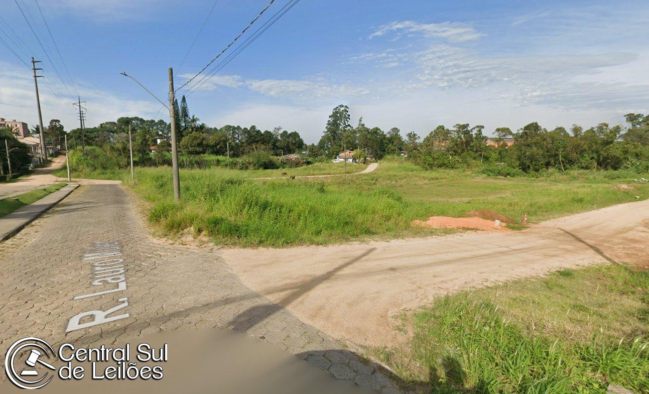 Terreno no Primeiro de Maio (foto 4 de 6)